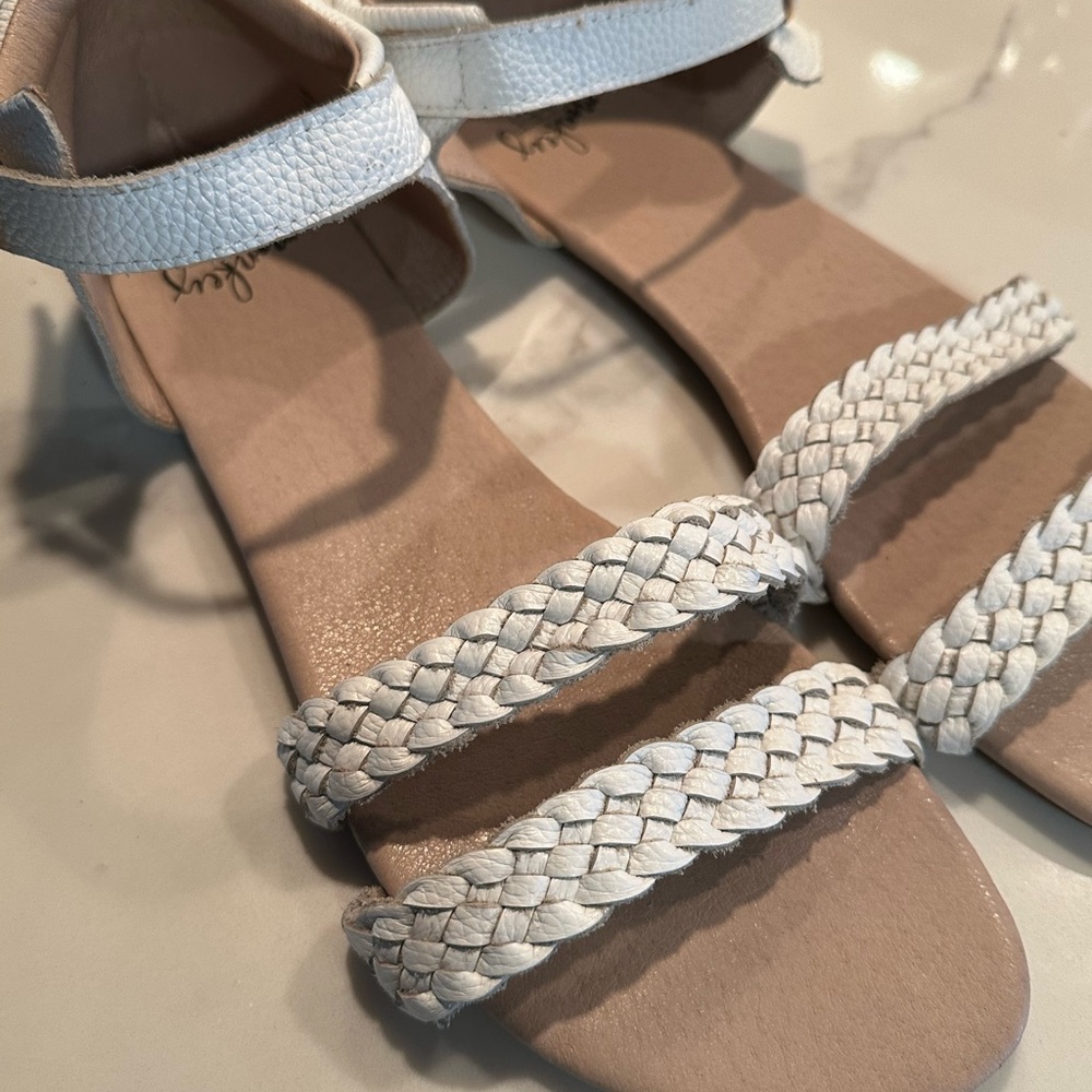 Monkey Feet Women’s white leather sandals size 42